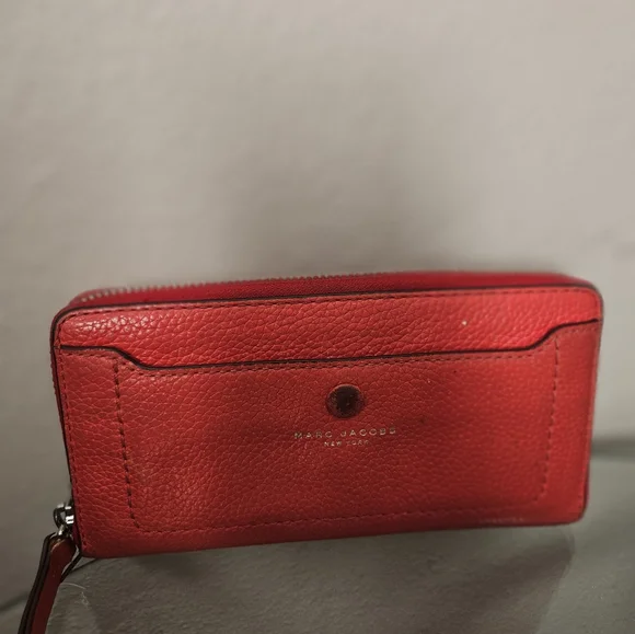 Lowstart "Marc Jacobs Red Leather Wallet - Picture 3 of 11